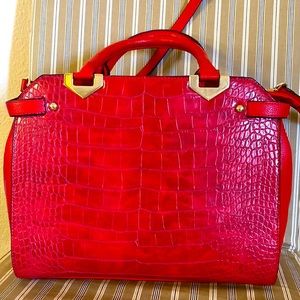 Beautiful Red big purse never used NEW WITHOUT TAG